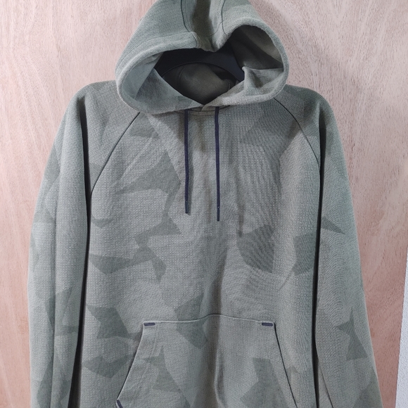 Men Old Navy Active Green Hoodie in excellent condition - Picture 2 of 12